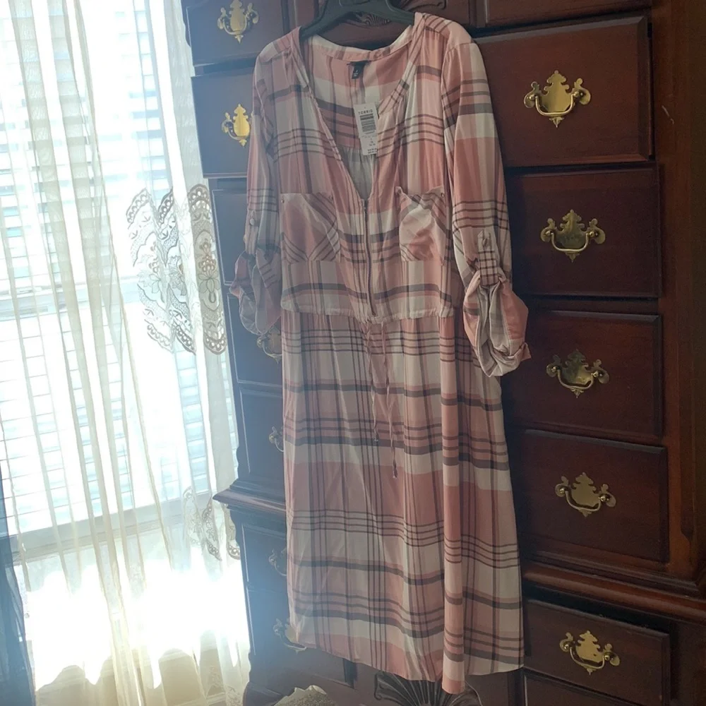 Torrid Size 1-1X 14-16 NWT Dress - Picture 2 of 3